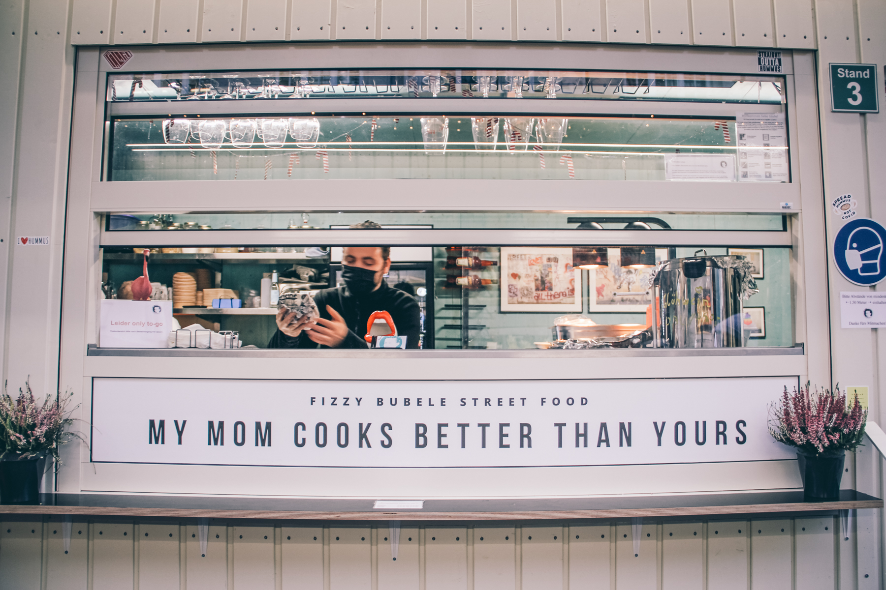 "My mom cooks better than yours." – ©wunderland media GmbH