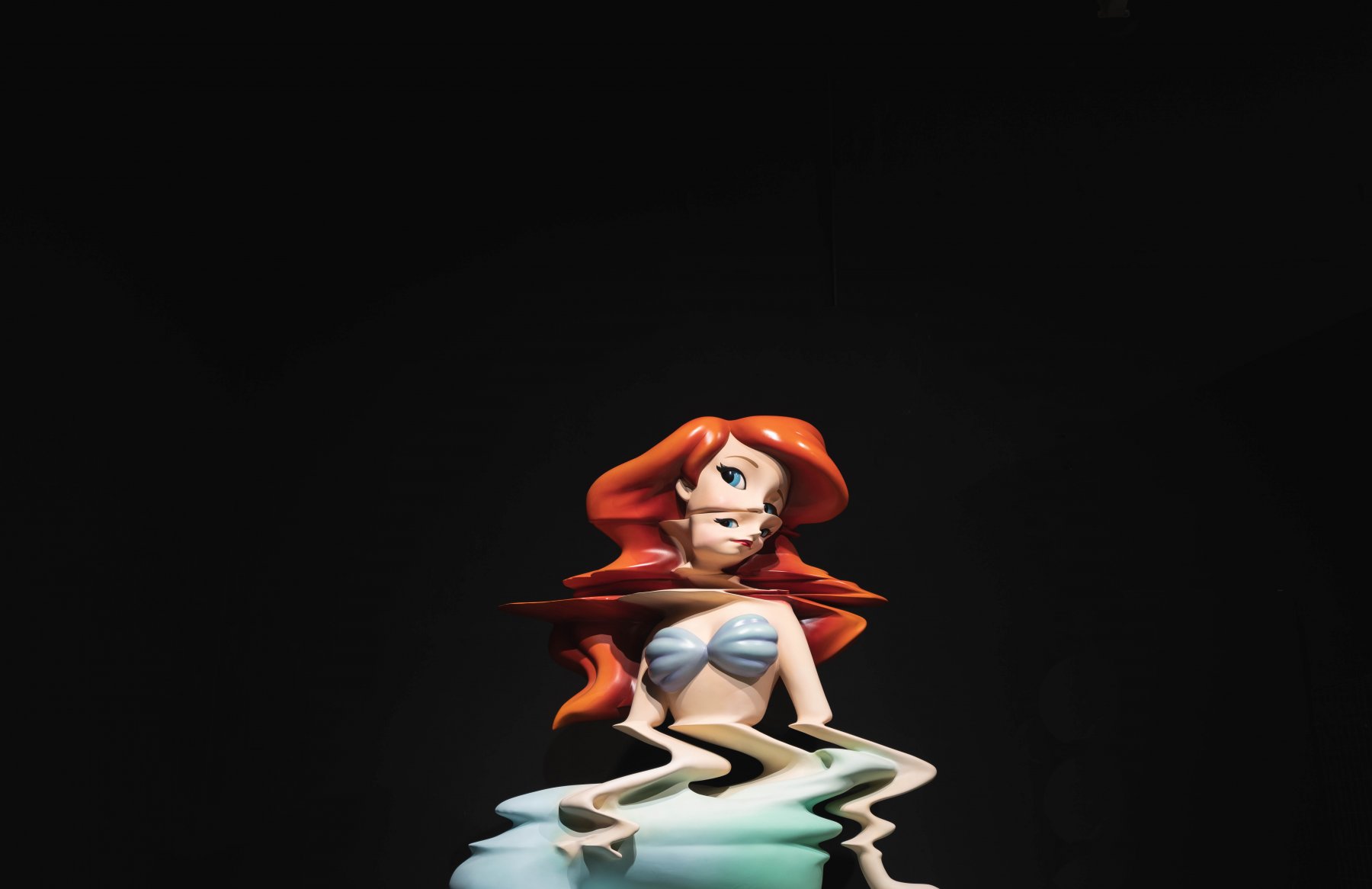 Den Disney Charakter "Ariel" erweckt Banksy als zerlaufene Skulptur zum Leben.  – ©wunderland media GmbH