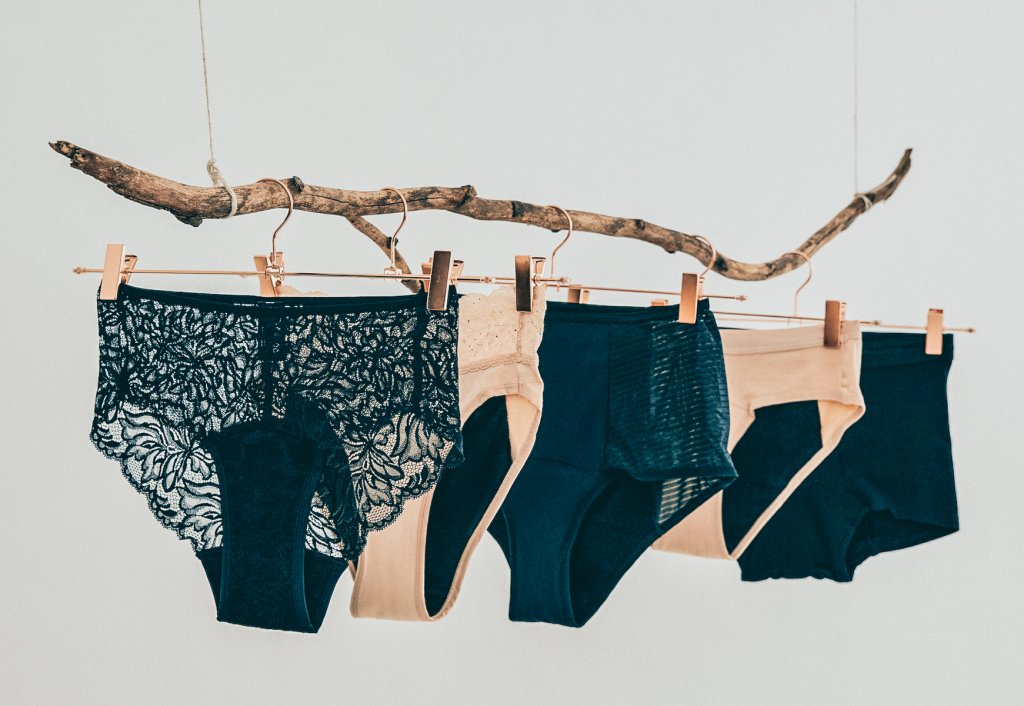 Die Periodenunterwäsche unterscheidet sich optisch rein gar nicht von normaler Unterwäsche. – ©Jannik Hanne