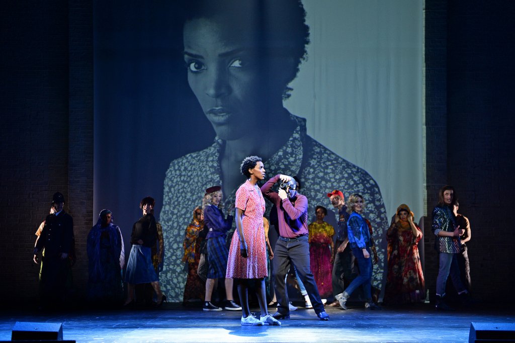 Geheimtipp Muenchen Die Wustenblume Deutsches Theater 1