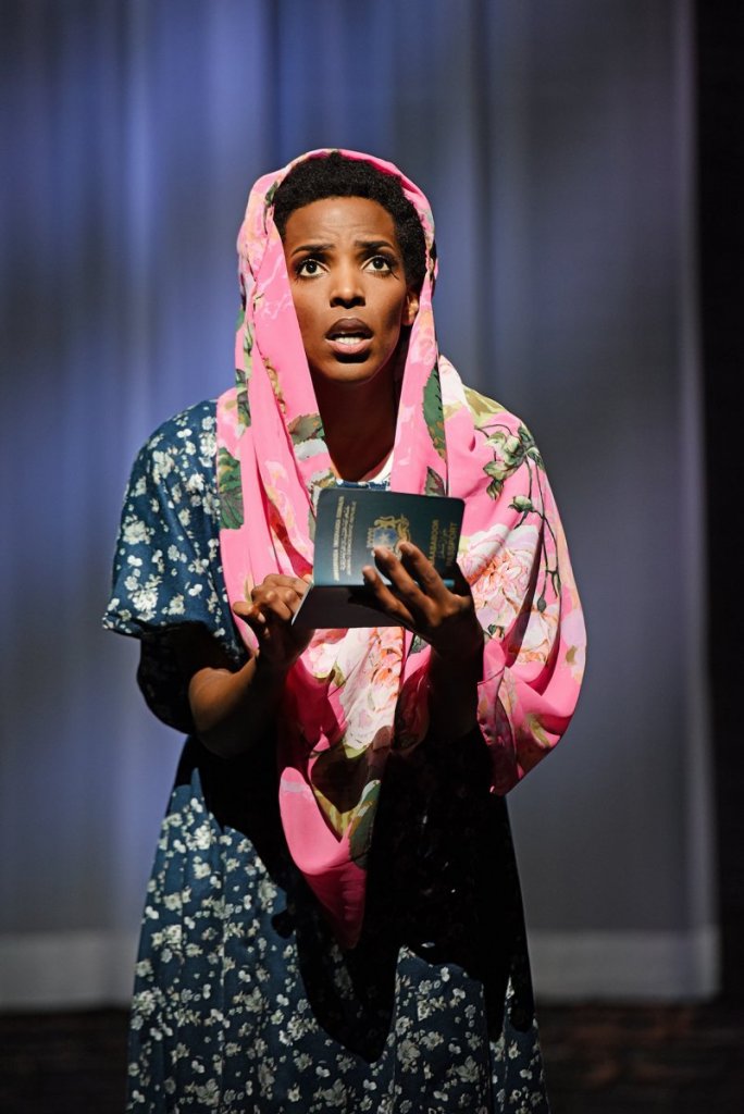 Geheimtipp Muenchen Die Wustenblume Deutsches Theater 7
